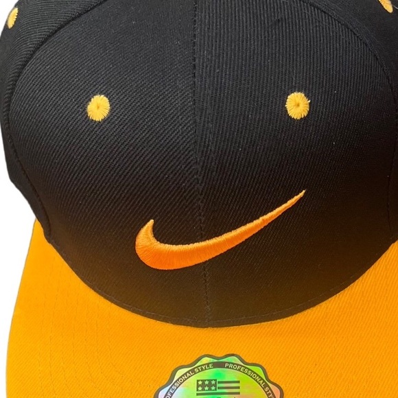 Classic snap backs please inquire on color availability before purchasing - Picture 3 of 7